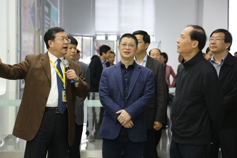 2022年7月5日江蘇省人大常委會(huì)副主任姒健敏來(lái)雙登蓄電池集團(tuán)調(diào)研